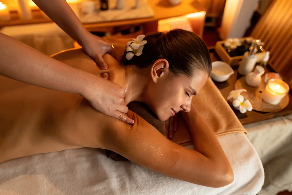 De-stress back and shoulder massage at Urbanity Spa